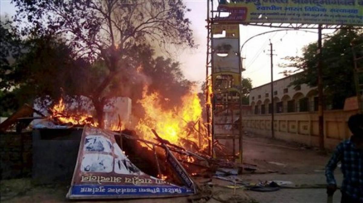 Mathura violence: Police killed in ‘unprovoked’ firing; over 320 arrested